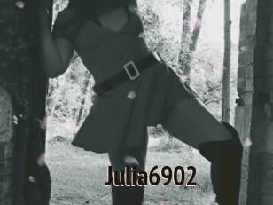 Julia6902