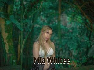 Mia_Whitee