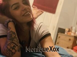 MoniqueXox