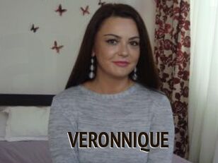 VERONNIQUE_